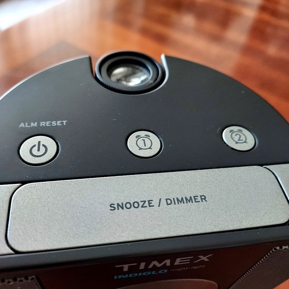 TIMEX PROJECTION ALARM CLOCK RADIO T-436B INDIGLO-4 NATURAL SOUNDS - Picture 2 of 6